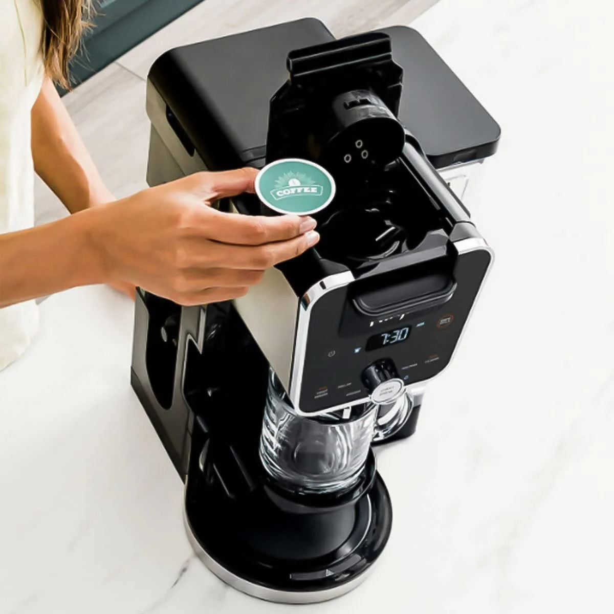 Ninja DualBrew System 14-Cup Coffee Maker, Single-Serve Pods & Grounds, 4 Brew Styles, Built-In Fold Away Frother, 70-oz. Water Reservoir & Carafe, Black (CFP451CO) - Image 2