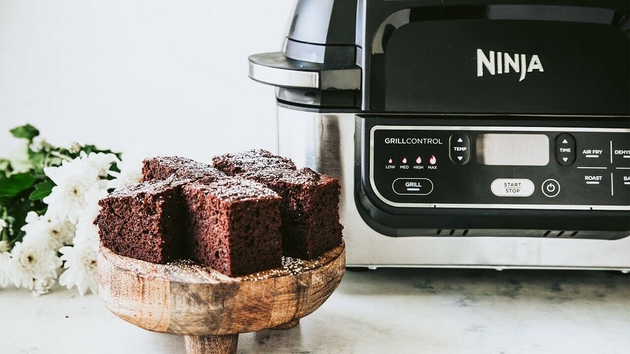 Ninja Foodi 5-in-1 Indoor Grill w/ Air Fry, Roast (IG302QB) - Image 4