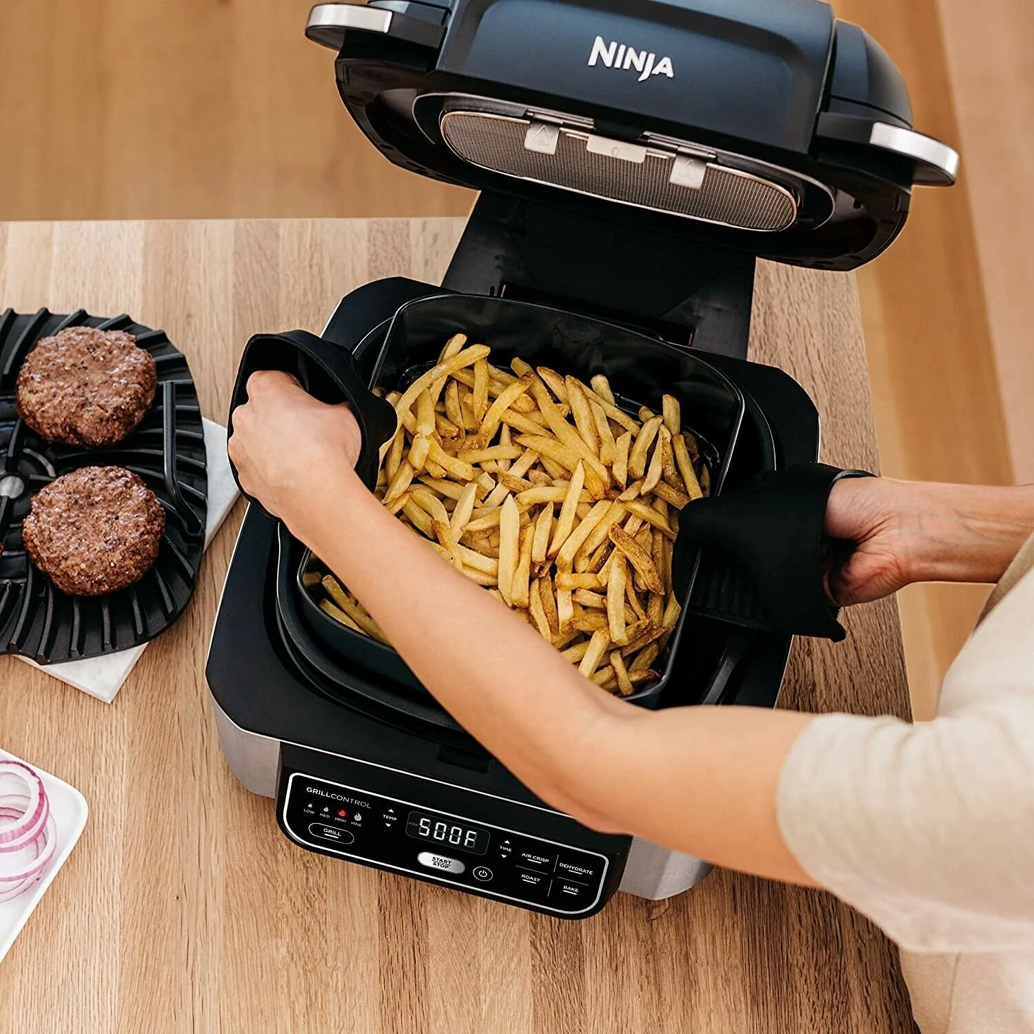 Ninja Foodi 5-in-1 Indoor Grill w/ Air Fry, Roast (IG302QBL) - Image 3