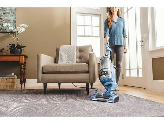 Shark Rotator Lift-Away Upright Vacuum (NV642) - Image 2