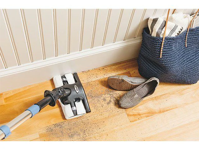 Shark Rotator Lift-Away Upright Vacuum (NV642) - Image 3